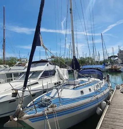 Baladin - Sur Un Voilier By Nuits Au Port