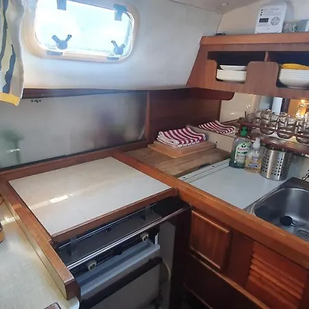 Baladin - Sur Un Voilier By Nuits Au Port Botel *