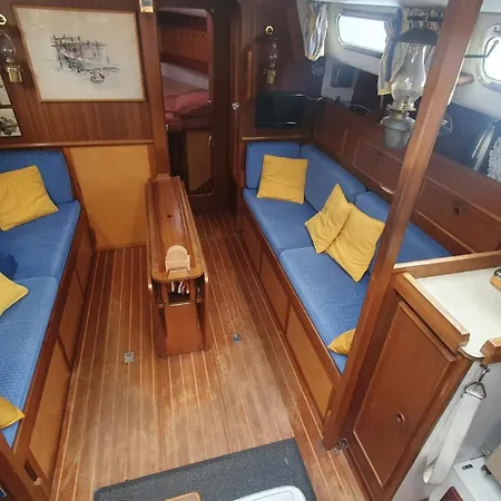 Baladin - Sur Un Voilier By Nuits Au Port