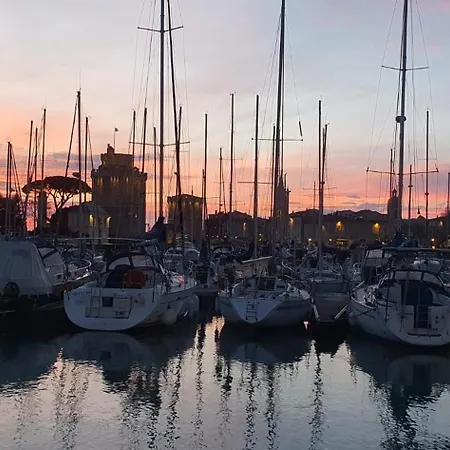 Baladin - Sur Un Voilier By Nuits Au Port La Rochelle (Charente-Maritime)