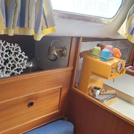 Baladin - Sur Un Voilier By Nuits Au Port