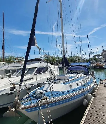 Baladin - Sur Un Voilier By Nuits Au Port