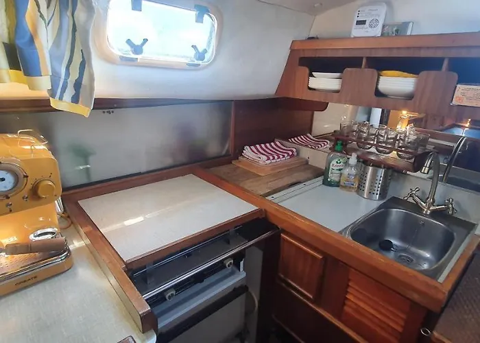 Baladin - Sur Un Voilier By Nuits Au Port Botel *