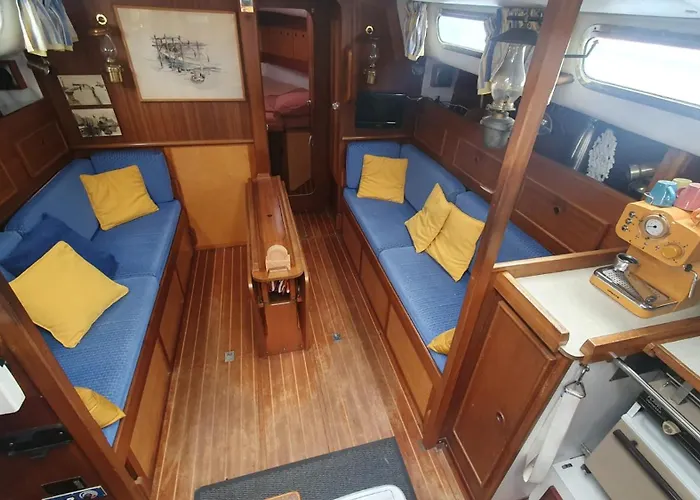 Baladin - Sur Un Voilier By Nuits Au Port